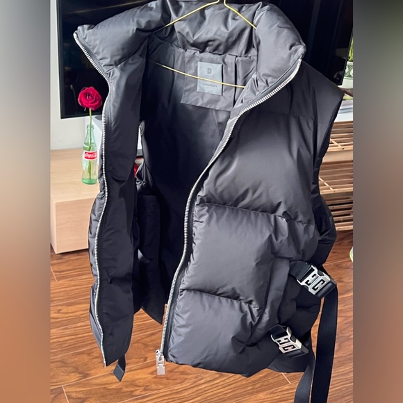GIVENCHY PUFFER VEST - Picture 6 of 11
